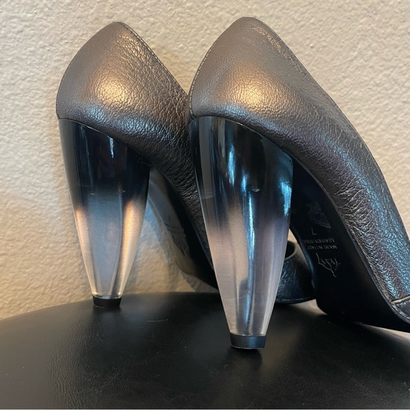 Colin Robertson gun metal grey Leather Peep toe Pumps with chunky lucite heel - Picture 5 of 10